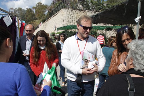 Reparto de informacin de cara a las Elecciones Andaluzas