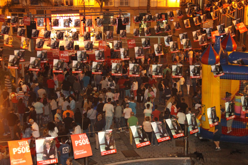 Espectacular cierre de campaa del Psoe de lora